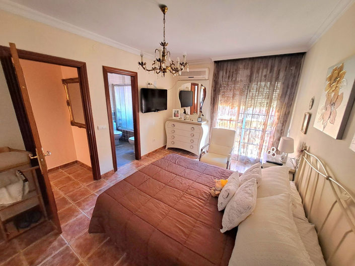 Image No.16-6 Bed Villa for sale