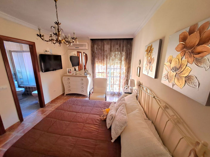 Image No.18-6 Bed Villa for sale