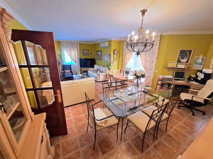 Image No.7-6 Bed Villa for sale