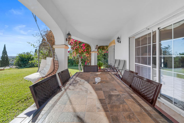 Image No.2-4 Bed Villa for sale