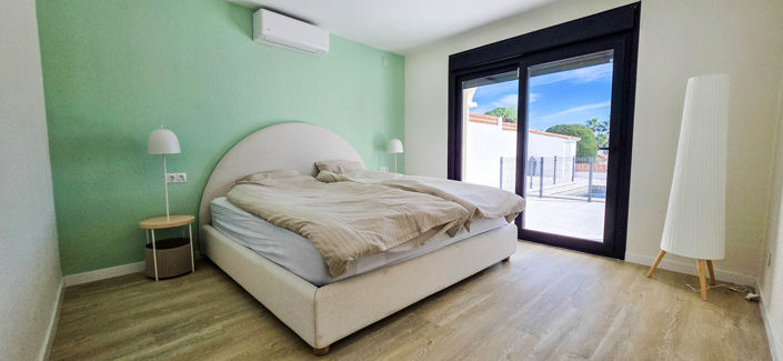 Image No.9-4 Bed Villa for sale