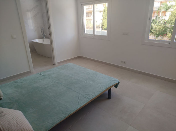 Image No.22-4 Bed Villa for sale