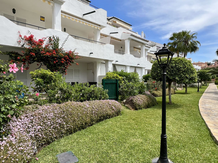 Image No.2-Appartement de 2 chambres à vendre à Estepona