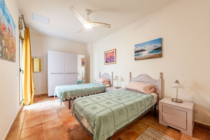 Image No.13-3 Bed Townhouse for sale