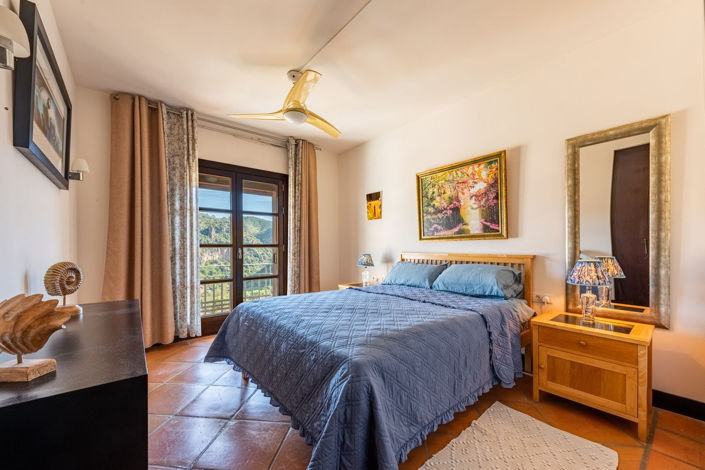 Image No.14-3 Bed Townhouse for sale