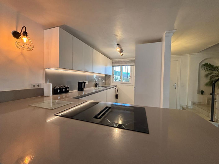 Image No.7-3 Bed Townhouse for sale