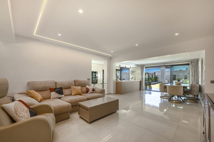 Image No.8-3 Bed Villa for sale