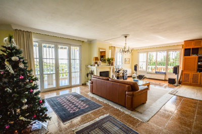 o01ye4t2m612-53013098fcab6c38b1379cd33298e050