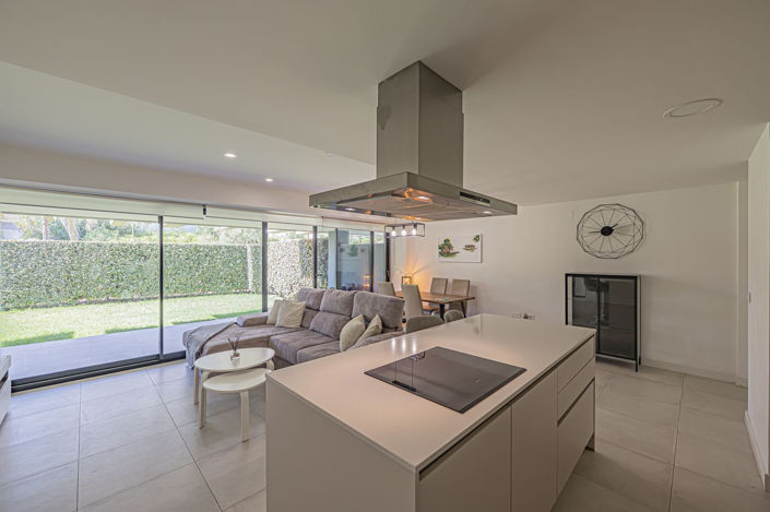 Image No.9-3 Bed Apartment for sale