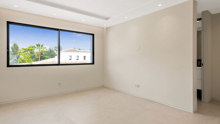 Image No.13-6 Bed Villa for sale