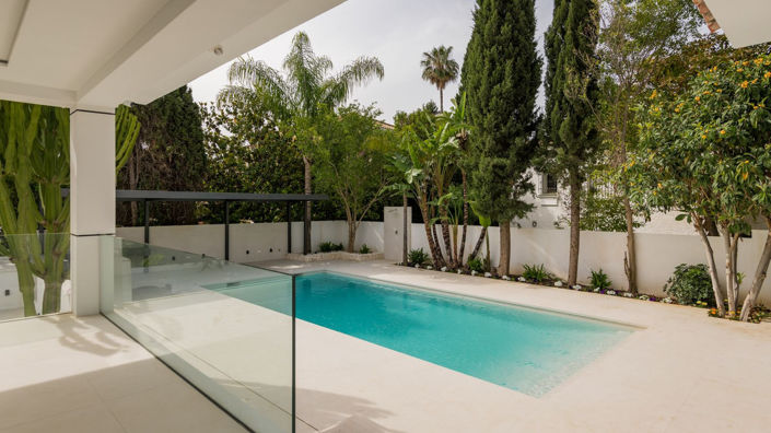 Image No.3-6 Bed Villa for sale