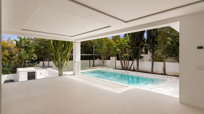 Image No.4-6 Bed Villa for sale