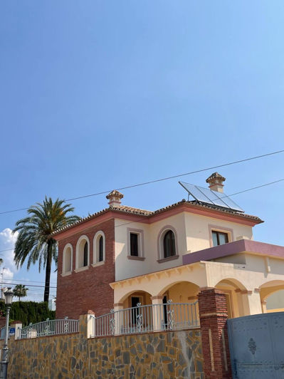 Image No.2-4 Bed Villa for sale