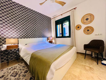 bu2hbffvuxq10-bb915d1cb19341576dcdc994b81ab9c