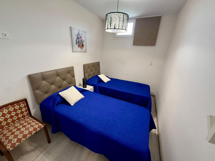 Image No.16-5 Bed Townhouse for sale