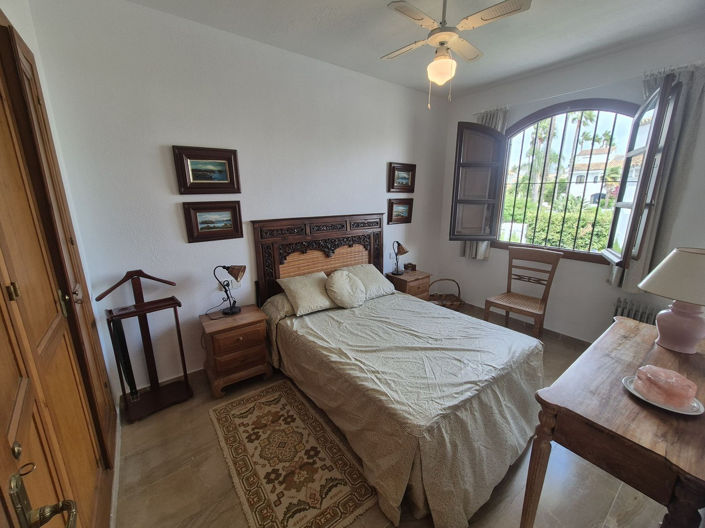 Image No.14-4 Bed Townhouse for sale