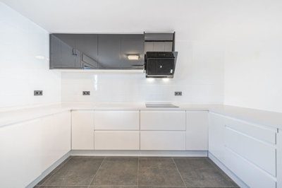 unrxm9qofgg9-467d0cee5b725f3ef65f102a0c2e69c0