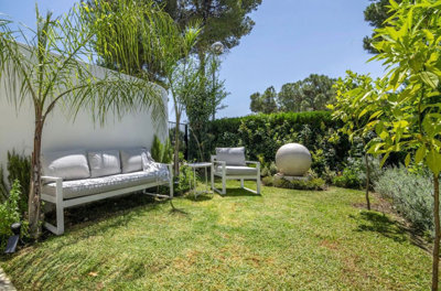 5regwjzg9p94-c23c0f86247804fa50226aecd8b0b2c8