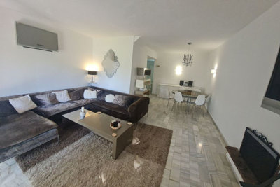 1i25kfyfnwb2-5bd7b9d04b45e33852eaf0ec6670150d