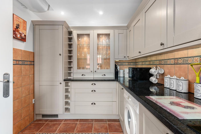 Image No.11-2 Bed Townhouse for sale