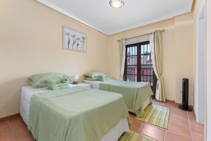 Image No.15-2 Bed Townhouse for sale