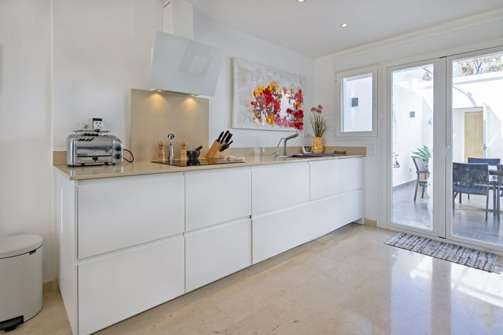 Image No.16-4 Bed Townhouse for sale