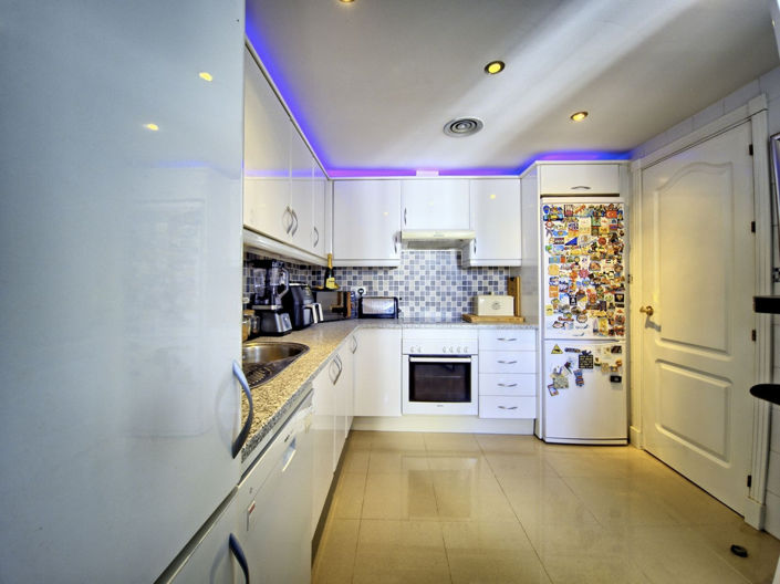 Image No.10-6 Bed Townhouse for sale