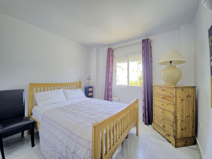 Image No.12-6 Bed Townhouse for sale