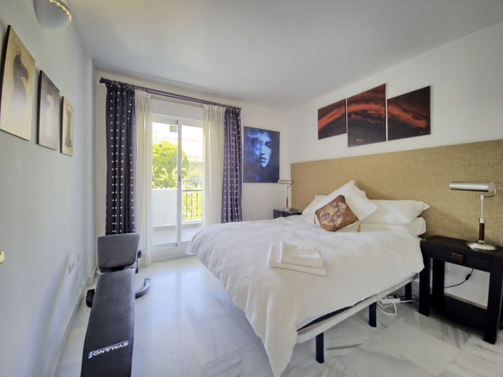 Image No.17-6 Bed Townhouse for sale