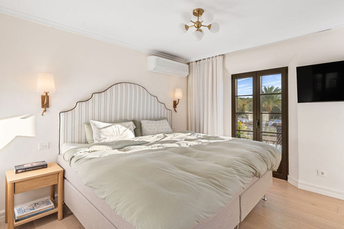 Image No.12-2 Bed Townhouse for sale