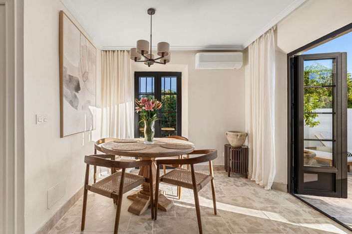 Image No.8-2 Bed Townhouse for sale