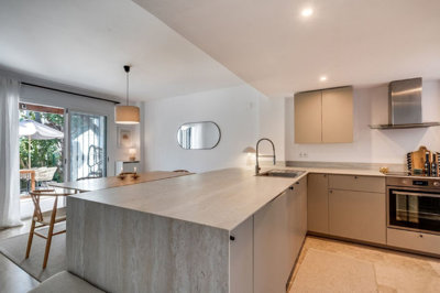 lbw49nfsuh7-aa4cc561180b369757c0bb4af9886cd3