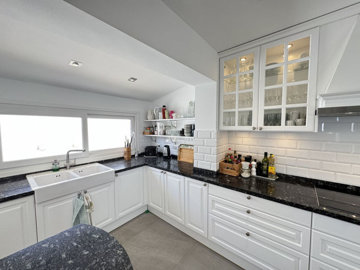 b52f721otv10-bb915d1cb19341576dcdc994b81ab9c5