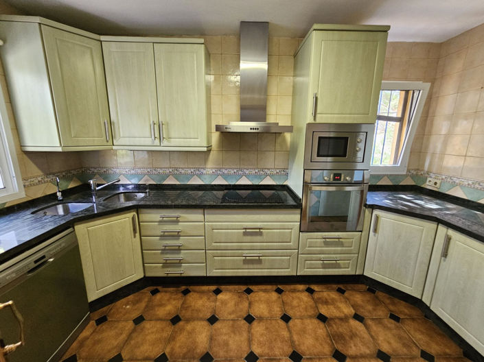 Image No.9-3 Bed Townhouse for sale