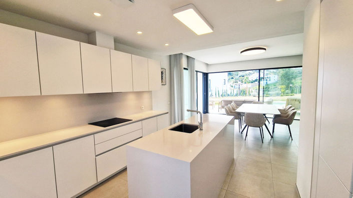 Image No.9-4 Bed Villa for sale