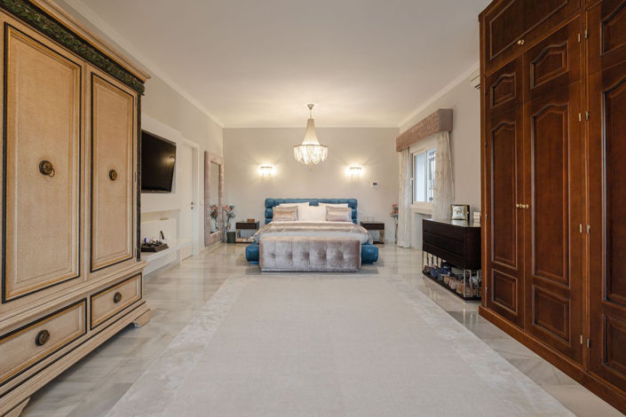 Image No.8-6 Bed Villa for sale