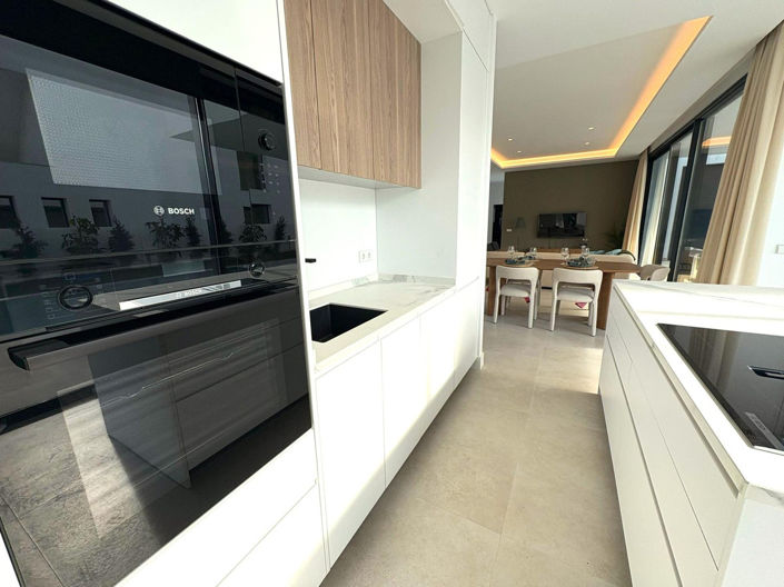 Image No.7-6 Bed Villa for sale