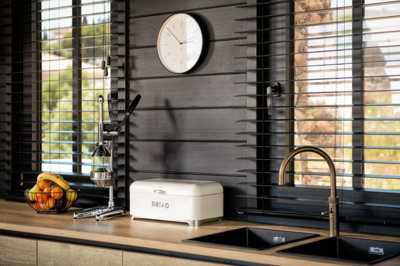 riydiszbada10-bb915d1cb19341576dcdc994b81ab9c