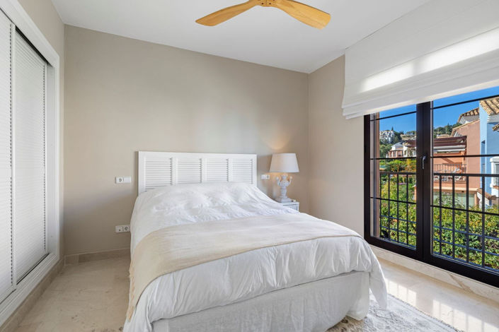 Image No.16-4 Bed Townhouse for sale