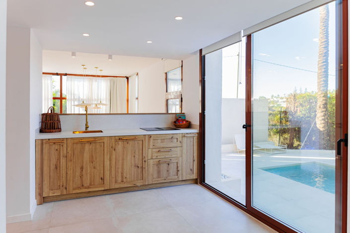 Image No.17-5 Bed Townhouse for sale