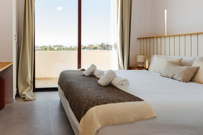 Image No.19-5 Bed Townhouse for sale