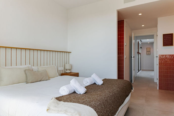 Image No.20-5 Bed Townhouse for sale