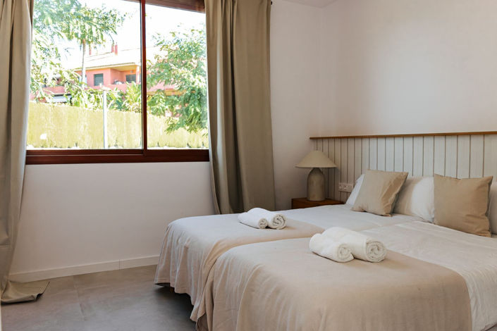 Image No.22-5 Bed Townhouse for sale