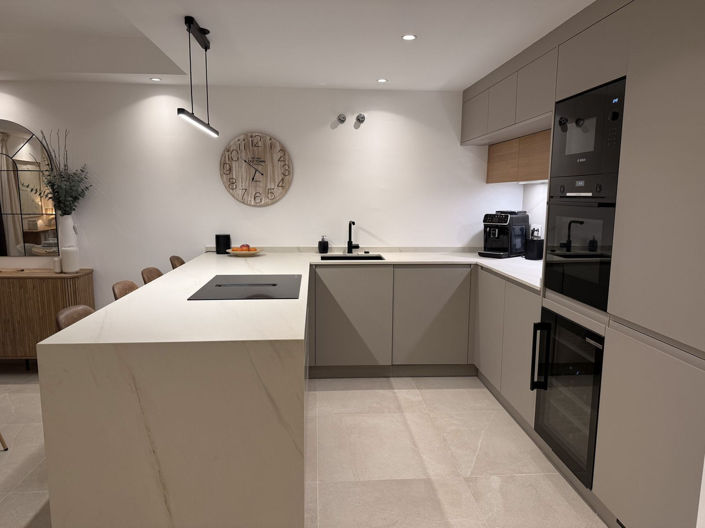 Image No.12-4 Bed Townhouse for sale