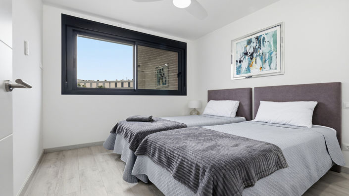 Image No.12-3 Bed Townhouse for sale