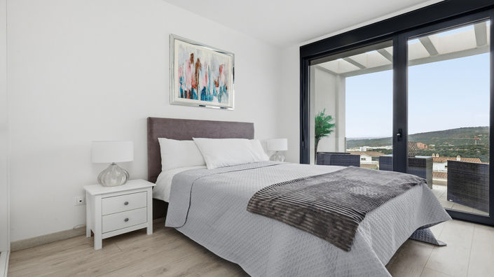 Image No.13-3 Bed Townhouse for sale