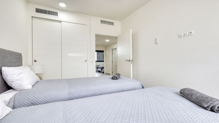 Image No.14-3 Bed Townhouse for sale