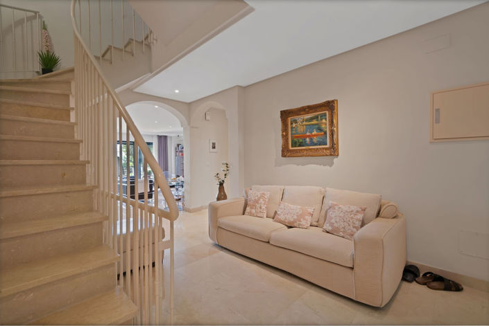 Image No.10-3 Bed Townhouse for sale