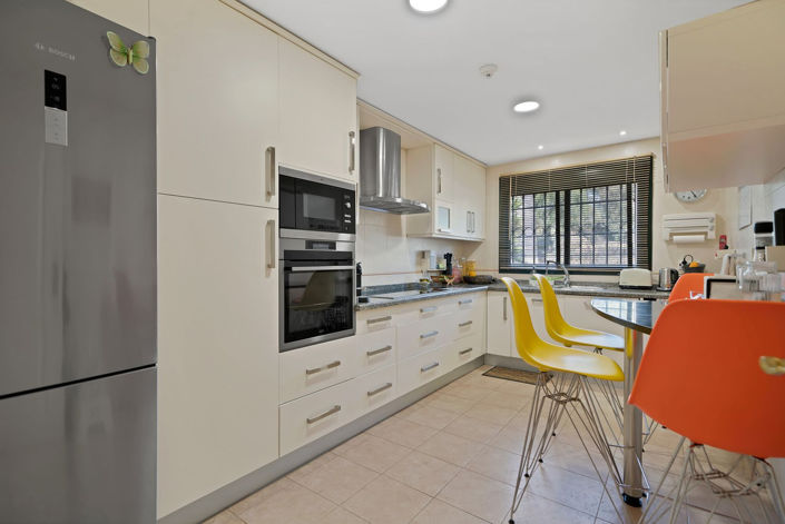 Image No.17-3 Bed Townhouse for sale