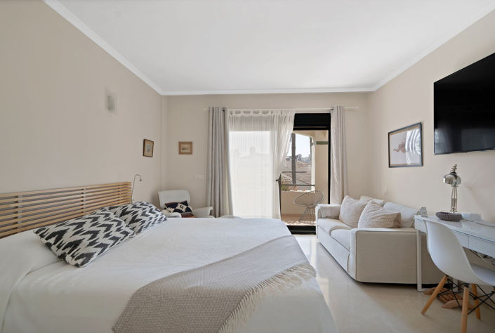 Image No.22-3 Bed Townhouse for sale